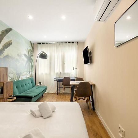 1 Bedroom 1 Bathroom Furnished - Chueca - Modern Functional - Mintystay Madrid Exterior foto