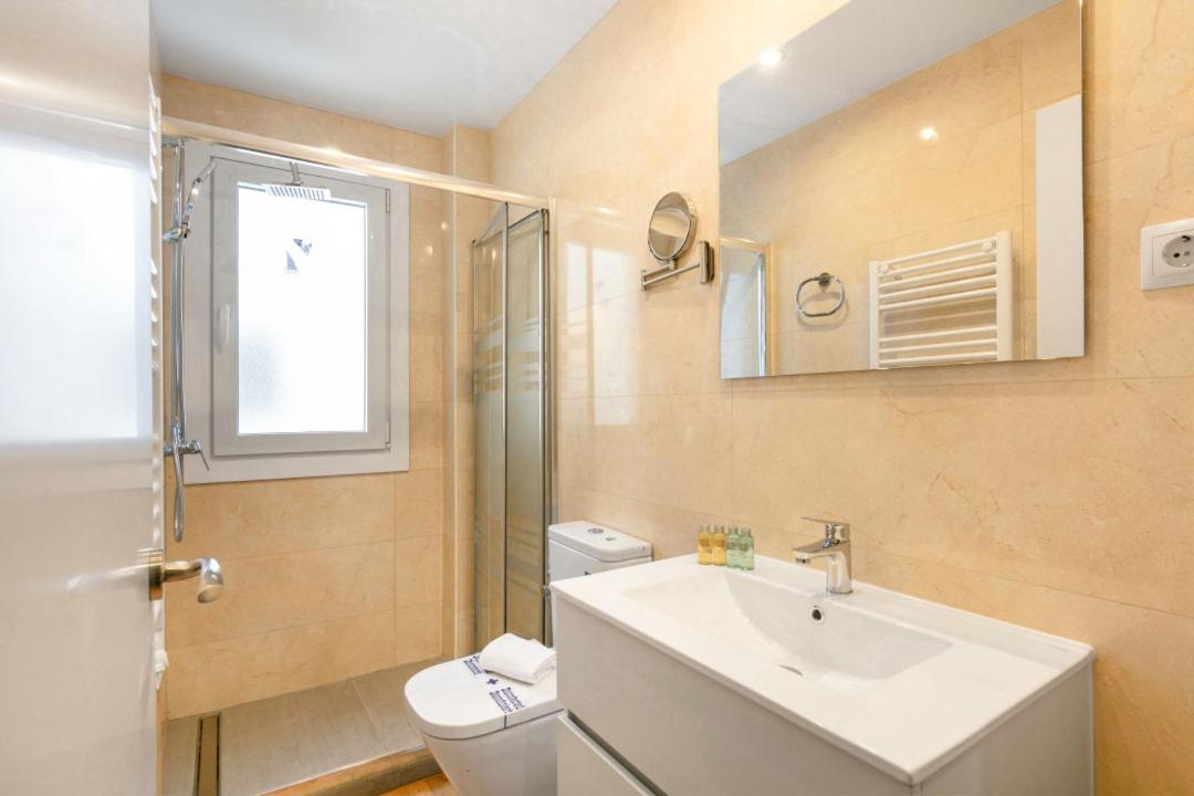 1 Bedroom 1 Bathroom Furnished - Chueca - Modern Functional - Mintystay Madrid Exterior foto